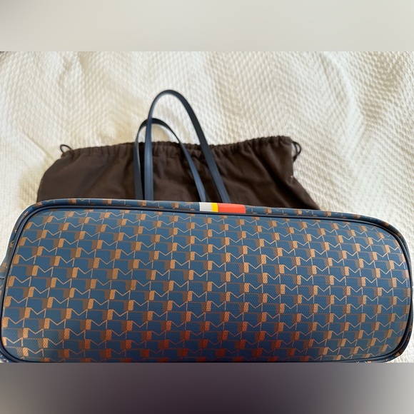 Like New MOYNAT OH! Tote and Pouch - Picture 4 of 9